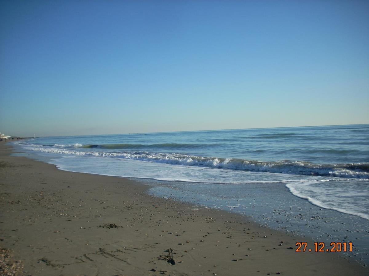 Aroma Di Mare Apartment Lido di Ostia Bagian luar foto